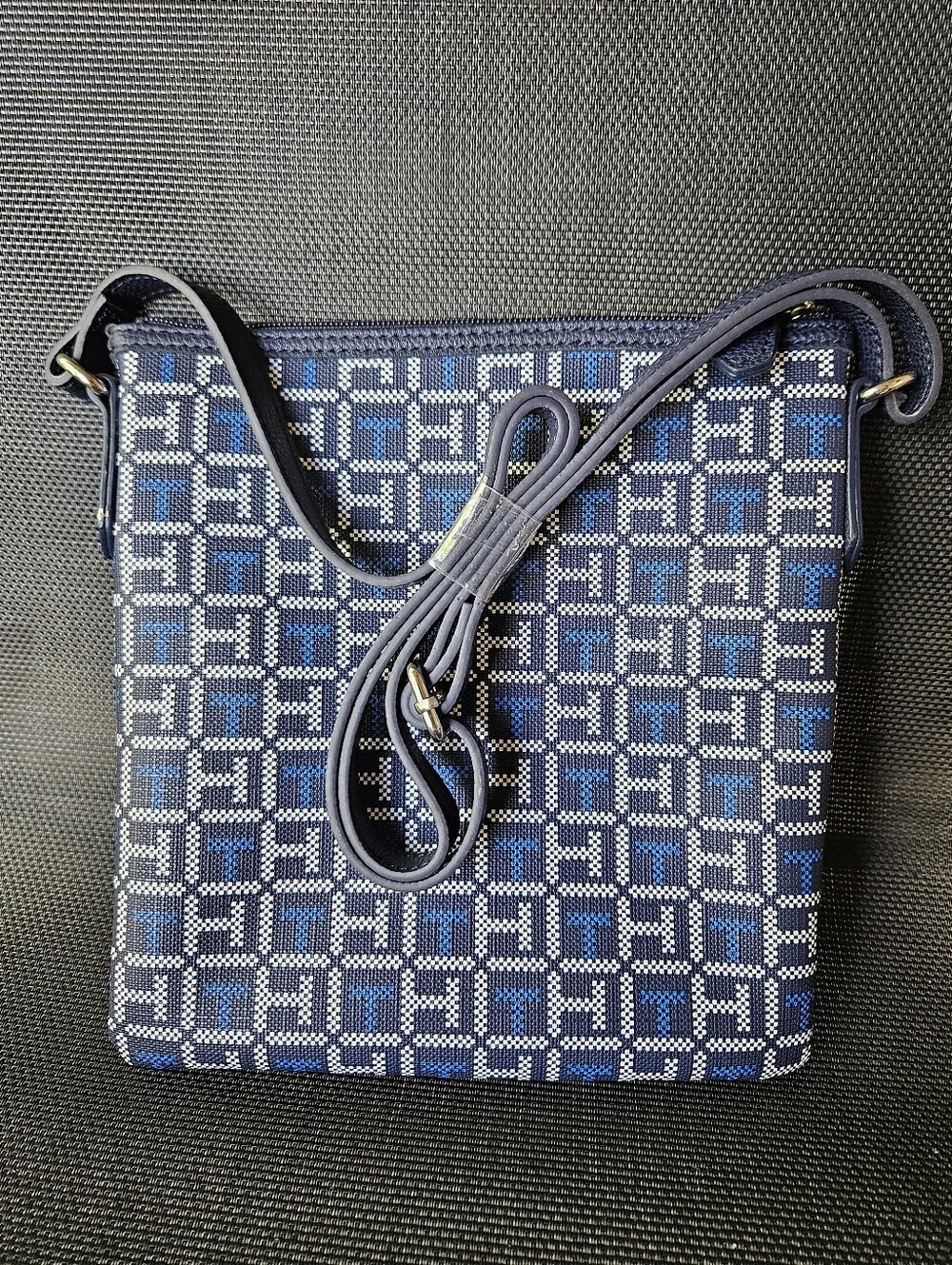 Tommy Hilfiger Patterned Monogram Crossbody Bag - Picture 3 of 6